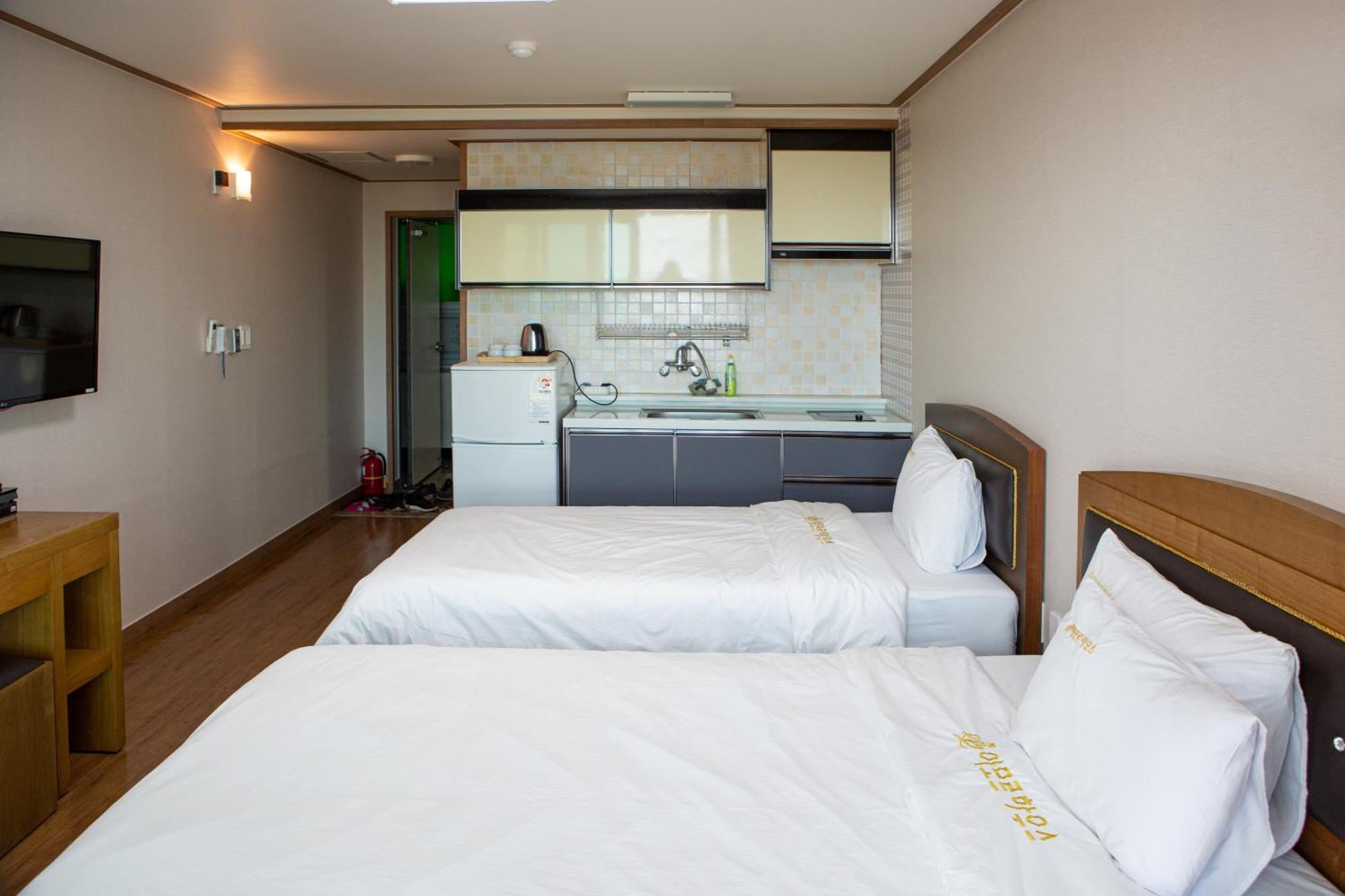 Hotel Amor Jeju Zimmer foto